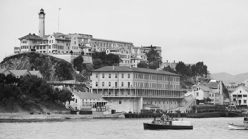 CafeSpook's tweet photo. #Alcatraz Prison is said to be one of the most haunted spots in the U.S. Most of the tales of #ghosts come from the D-Block sector of the prison, also known as “The Hole”. In the 1940s, there were stories of a spirit wearing late 19th-century prison attire patrolling the Hole. https://t.co/AEVjLBNDGW