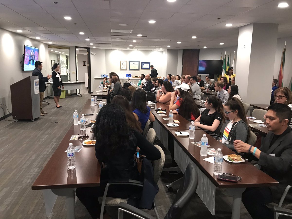 STLMosaic's tweet photo. So impressed with the stories and visuals of @Humans_of_STL tonight at Mosaic event. @bomiparked and @TheCoordinated planned a terrific STL101 event. Stay tuned for next month’s event! https://t.co/v9tlAiylqH