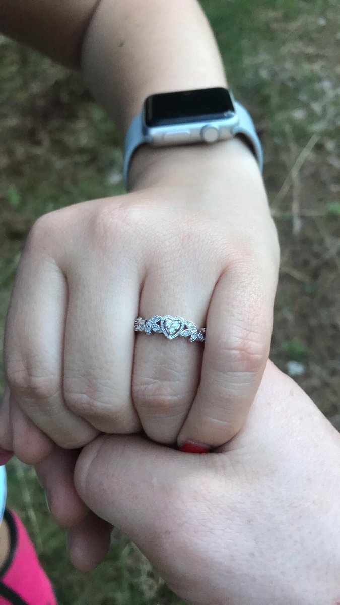 k8lyncochran's tweet photo. today Christopher took me to the place where he asked me to be his girlfriend and gave me a promise ring..😭❤️❤️ https://t.co/8O0WruuilQ