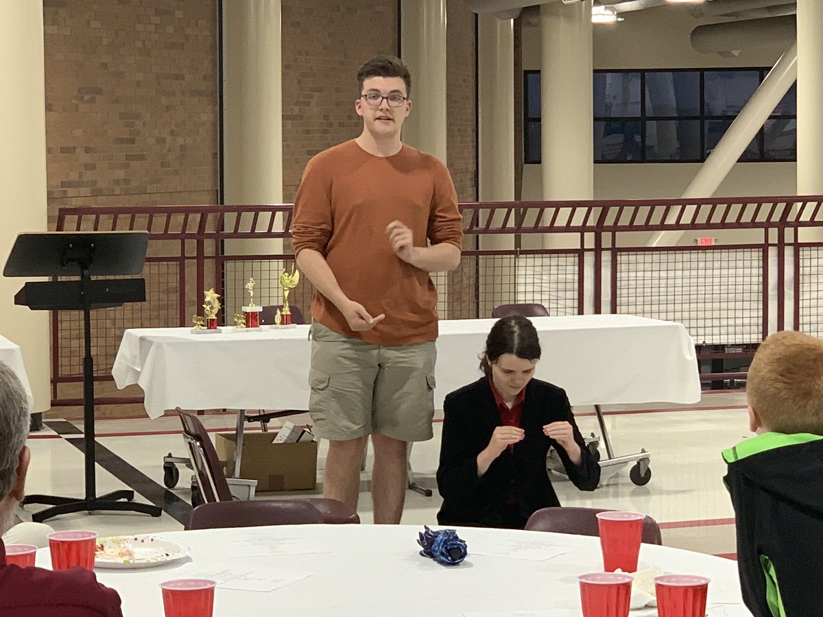 UnionSpeechTeam's tweet photo. What a great time tonight at the UHS Speech Team 2018-2019 End of Year Banquet! Thanks to all who came out to celebrate a great year to be a Wildcat! #UnionRXI https://t.co/V4fOKThOt0