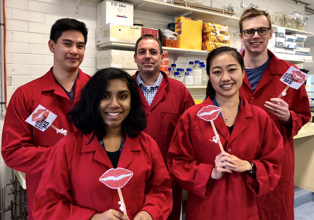 SydneySOLES's tweet photo. Itβs Red Lab Coat Day! The Hofer lab is helping to Kiss goodbye to MS! #KissGoodbyeToMS #RedLabCoatday #science #MSfoundation #outreach #scicomm #SydneySOLES #Sydneyscience @Sydney_Science https://t.co/ovkArgrMG2
