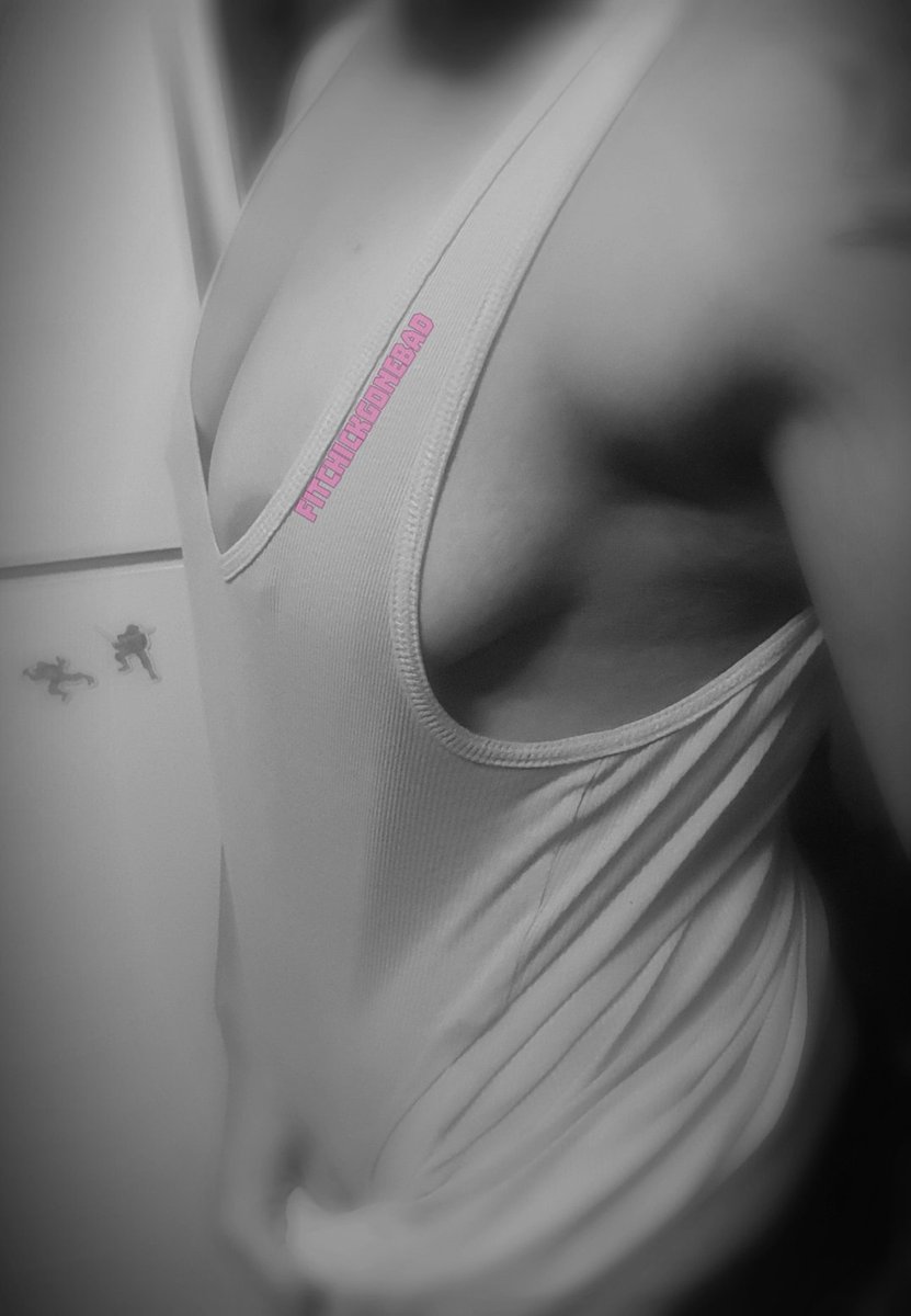 fitchickgonebad's tweet photo. Decided to add #TugTuesday with #TittyTuesday! Hope you like! #TeamNips #hardnipples #horny #cocktease #ManyVids https://t.co/JQbhjKY3H6