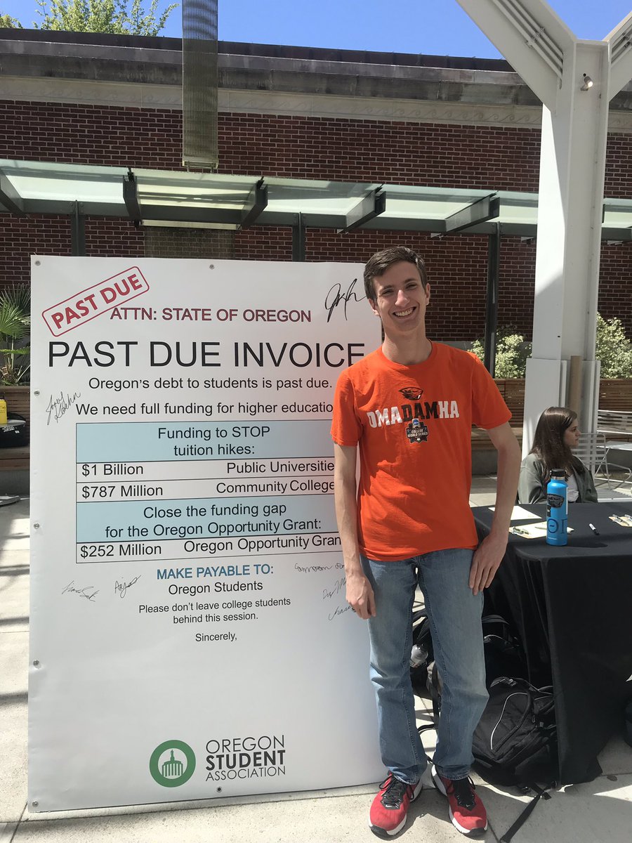 TheToriiUyehara's tweet photo. What a great day at @osu collecting student signatures to let the Oregon Legislature know that when it comes to college funding, #OregonPastDue https://t.co/9BOBS1vOLW