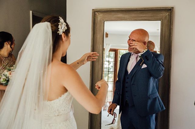 Dads and daughters. Gets me every time. // <a href="/millingbarn/">Milling Barn</a> //
#destinationweddingphotographer #weddingphotographer #bestukweddingphotographers #firstlook #lovemydress #italianwedding #fatherofthebride #alternativewedding #yourdayyourway #altwedding #awesome… bit.ly/2IRJYah
