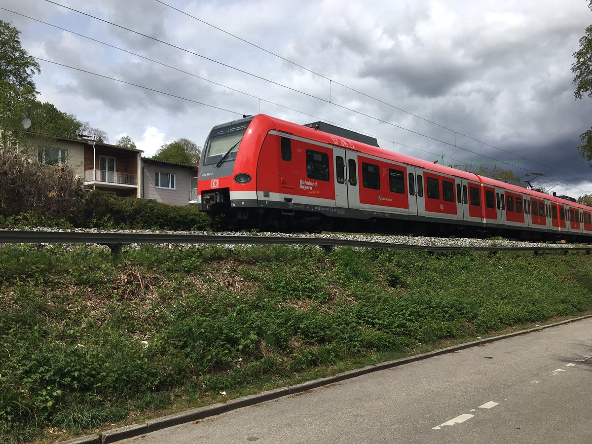 IMechE_Rail's tweet image. Last week - A group of young rail engineers led by Young Members chair @EmilTschepp and past chair @brunel_monkey went to Munich for a technical and cultural exchange with our friends in Germany! Were you there? #railtechtour19 #germanengineering #railengineering @youngrailpro