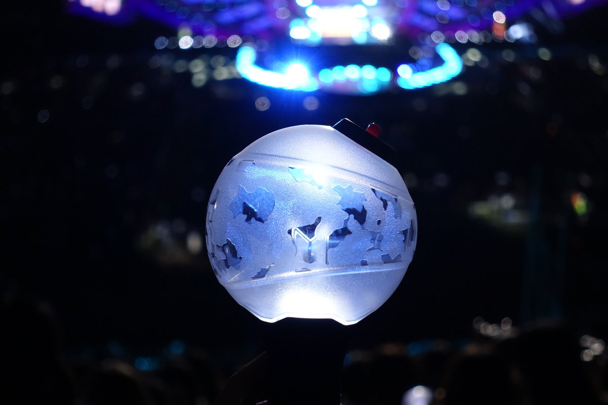 kbias_app's tweet photo. More from the Super Concert on Sunday!!

#armybomb #BTSCOMEBACK2019 #armybomb3 https://t.co/FQJ3KfsizI