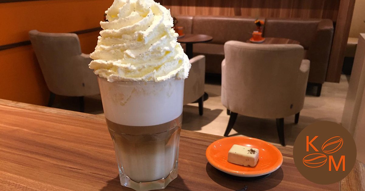 ✨ Hello May! Kom jij deze maand ook van onze acties genieten? Koffie met wat lekkers, de Flatbread Rosbief en de Vanille Special ✨ #maandacties #rosbief #broodje #vanillespecial #vanillelatte #koffie #DeKoffieMeulen #Sassenheim #lunchen #gezellig #koffiedrinken #hellomay