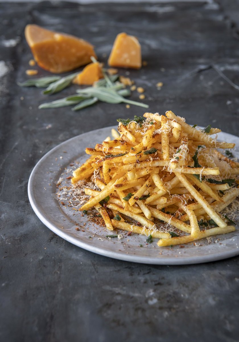 Farm Frites is proud to announce a new member of the Finest family! Thinner fries, bigger crunch! ow.ly/J2ox30owtER