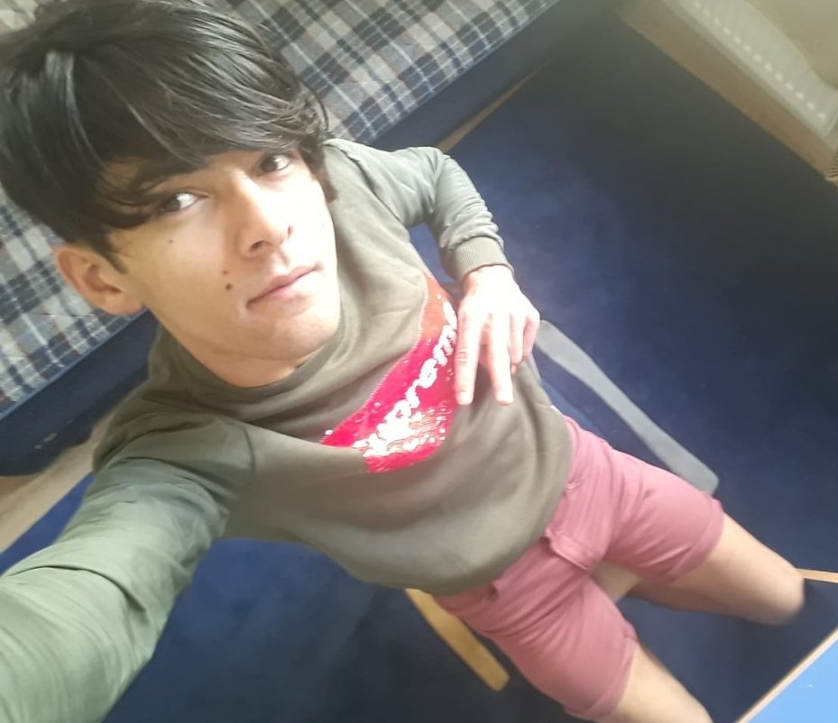 elin19829440's tweet photo. selam isdersen passif isdersen aktif takılıyorum 20 yaş 184 boy 
63 kg buluşmak için araya bilirsiniz ( 05418972991 ) 
#eskişehirseks 
#eskisehirpasif 
#eskişehirgay 
#eskişehiraktif 
#eskişehireskort 
#eskisehirap
#eskişehirescort
#eskişehirsex
#eskişehir https://t.co/Bruj83evLz