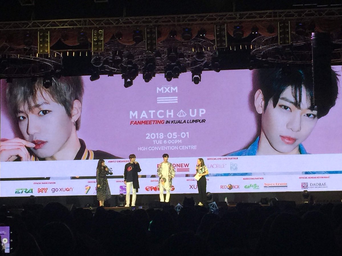 jihoon_bae_'s tweet photo. One year ago,my first time buying ticket,first time attending fm alone and first time meeting @minhyo2121 this is where we met from seller to friend😙💞I really miss youngmin and donghyun a lot,can’t wait for ab6ix to have their comeback &amp; fm here soon again hehe~😇❤️
#MXMinKL https://t.co/bmHoLEO9VY
