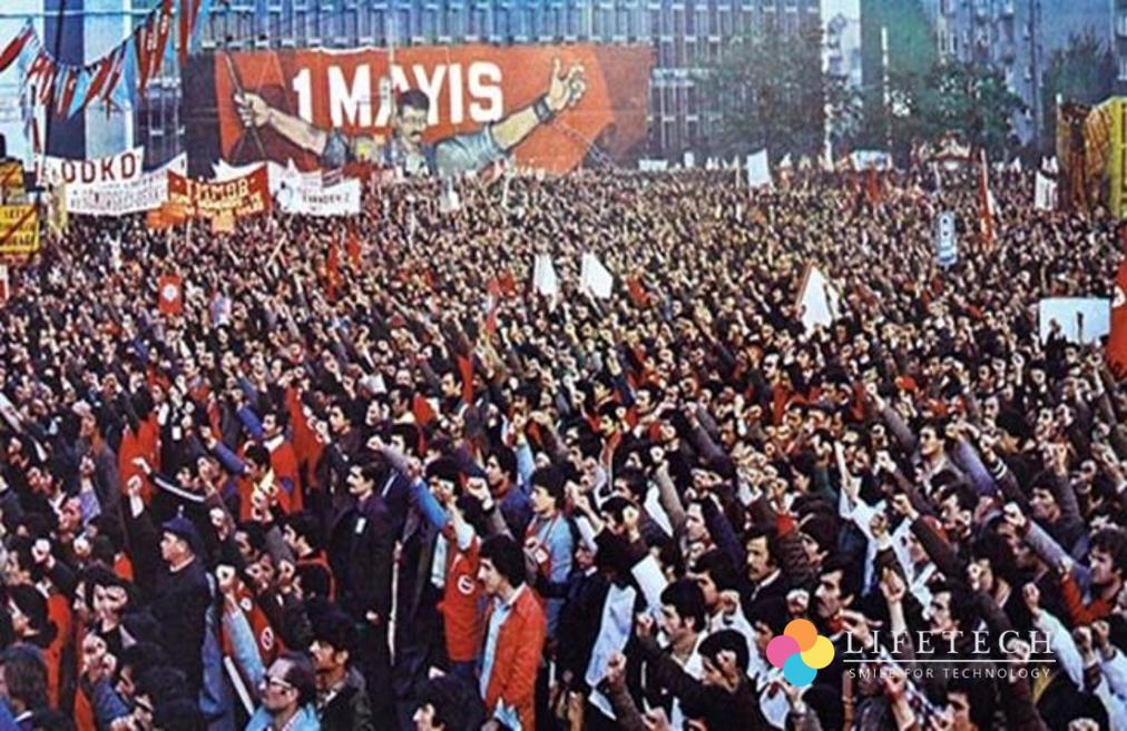 Onuruyla ve Şerefiyle Çalışan Bütün İşçi ve Emekçilerimizin Bayramı Kutlu Olsun! #1MAYIS 
YAŞASIN 1 MAYIS !!! #1MayısİscininEmekcininBayramı