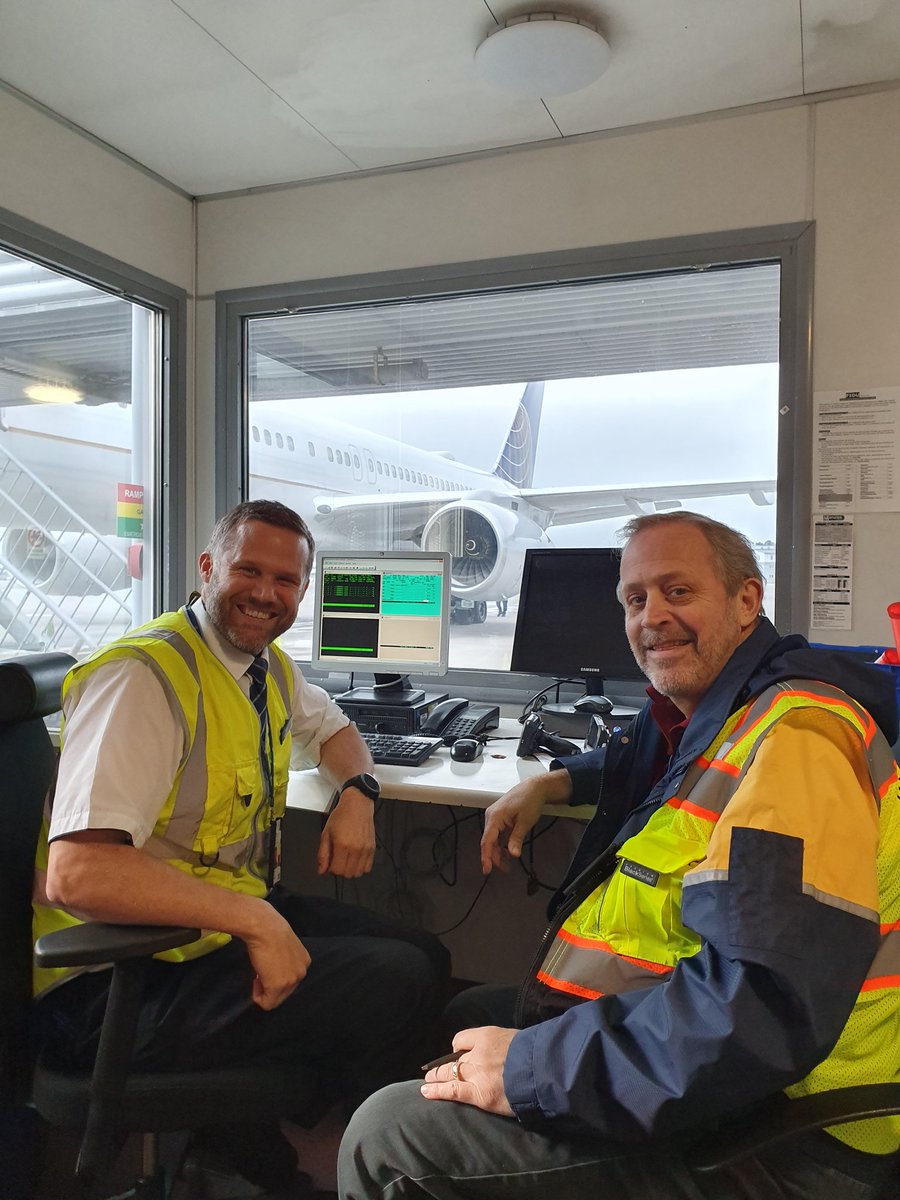 @weareunited ARN operations moved from Terminal 5 to Terminal 2. Rob and Jim is loving our new OPS office which is just outside our designated parking stand. @mirtalis @DLCatUnited @AndreaNPunited