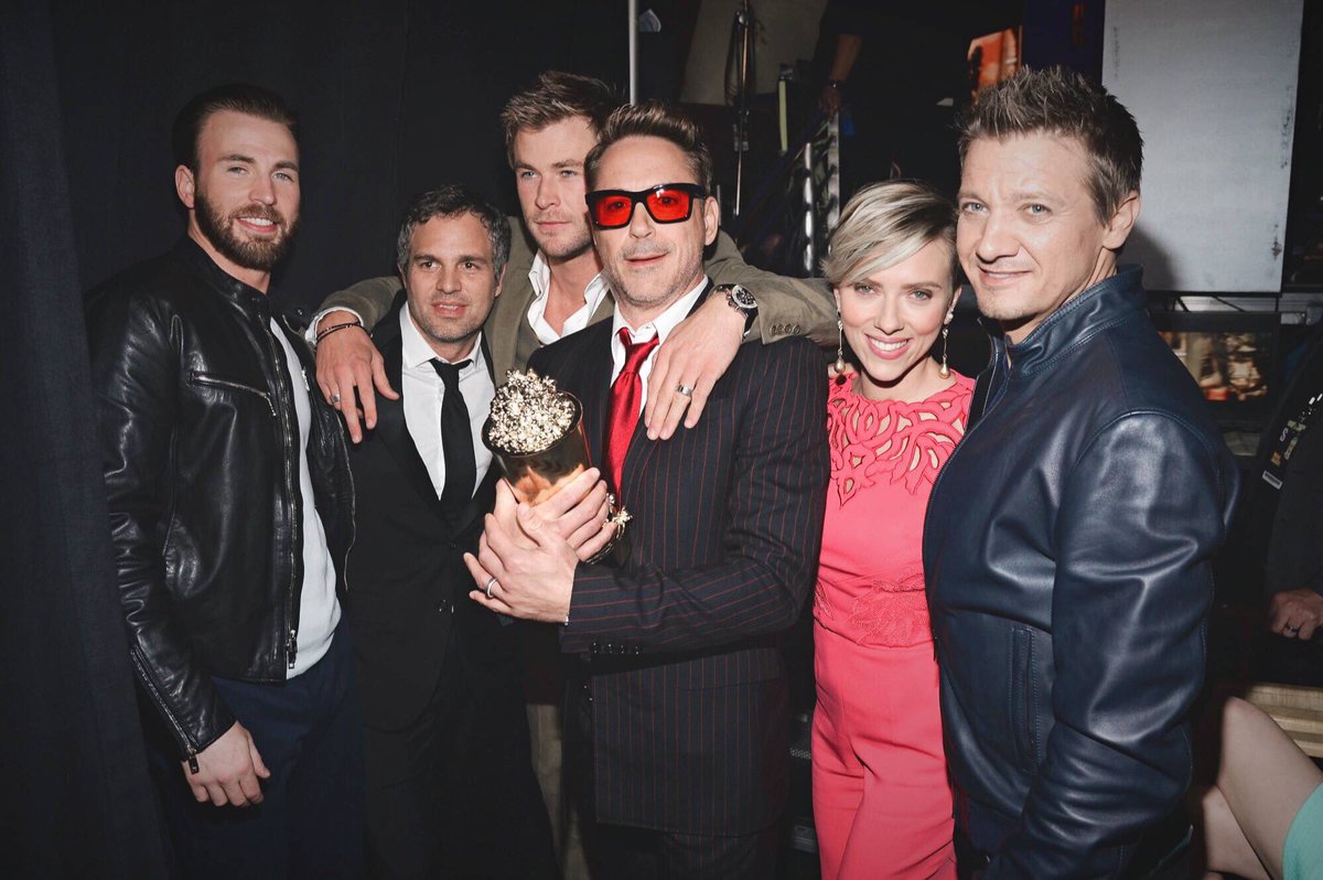 ironmanstark_'s tweet photo. ภาพน่ารักๆของนักแสดง original 6 #Avengers ชอบเวลาที่ได้เห็นทั้ง 6 คนอยู่ด้วยกันจริงๆ https://t.co/zaEO4lY3yY
