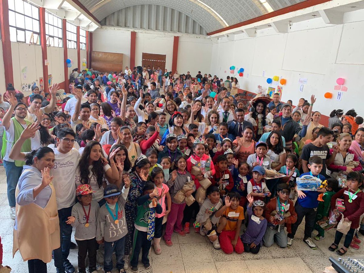 TeatroXola's tweet photo. Vivan nuestros niños @Tu_IMSS . Por momentos de felicidad como estos, vale la pena todo. Que todos los días sea su día 🙏🏻💫 #queasisea
✨ @ArleyGer en el @TeatroXola @Fidteatros @ruthgomont . 
✨ #PrincesasyVillanos en Amanalco https://t.co/1iRMg3lz8w