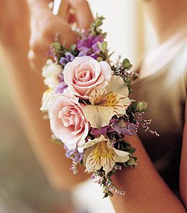 KurtzFlorist's tweet photo. Spring Time is Prom Time!   Order on line or give us a call and let us know how we can help!  610-562-0939. https://t.co/IkspOLpoOb