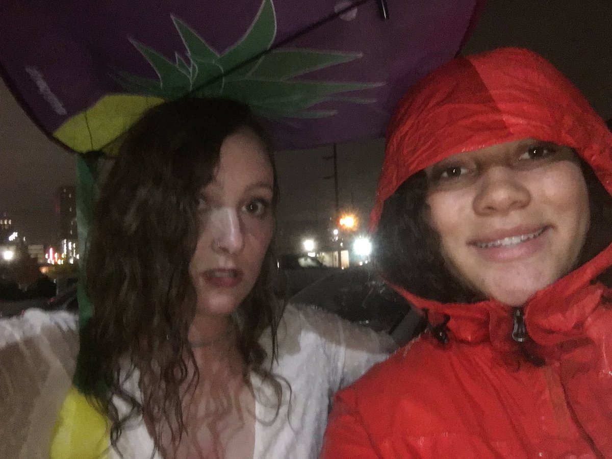KaylaJ_Dunn's tweet photo. @leonbridges come outside!!!! We’ve been waiting for 30min !!! With only a broken kite as an umbrella !!! https://t.co/UZLCBYdiVh