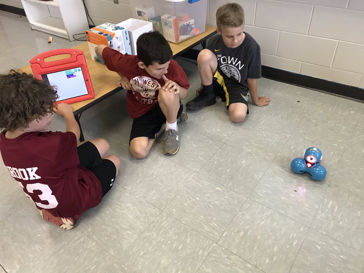 GarnerCandy's tweet photo. I spent the day with some future computer programmers! Grades 3-5 used the Blockly language to program our little robot friends! From Spark to Gizmo...the robots had a blast learning. (I think the students did too!!!)
#HCSSTEAM #HCSSLI #HESSoar https://t.co/S4NRapq7Bn
