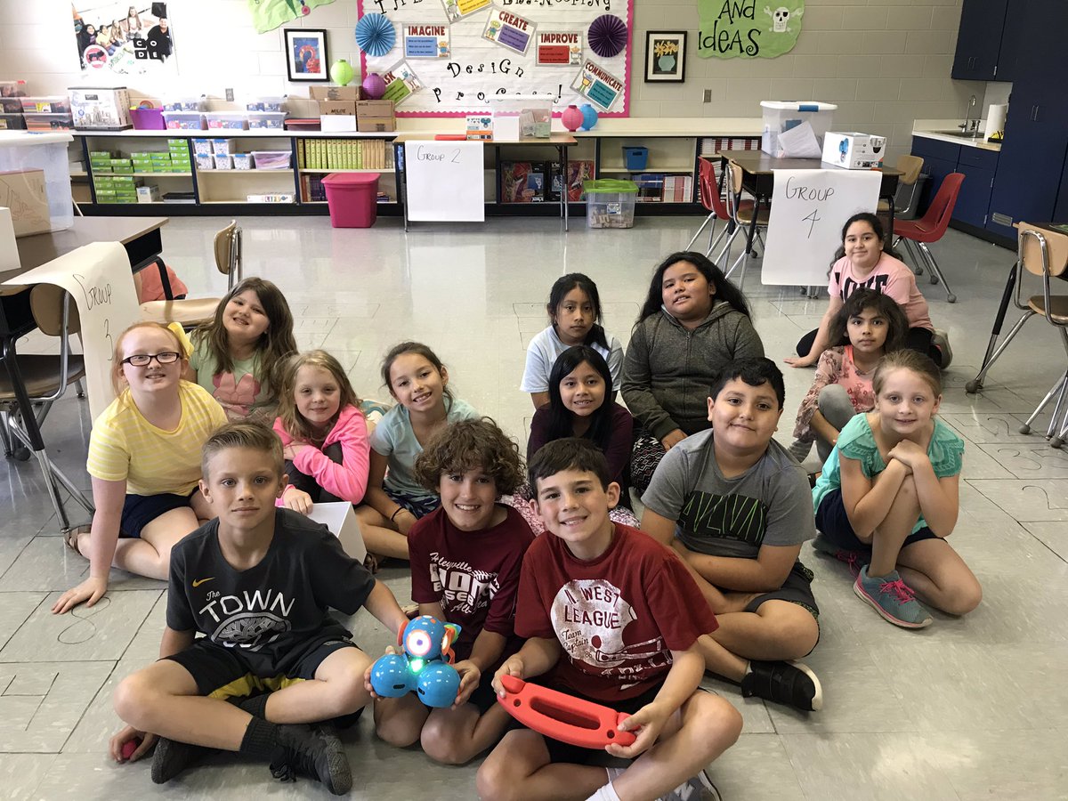 GarnerCandy's tweet photo. I spent the day with some future computer programmers! Grades 3-5 used the Blockly language to program our little robot friends! From Spark to Gizmo...the robots had a blast learning. (I think the students did too!!!)
#HCSSTEAM #HCSSLI #HESSoar https://t.co/S4NRapq7Bn
