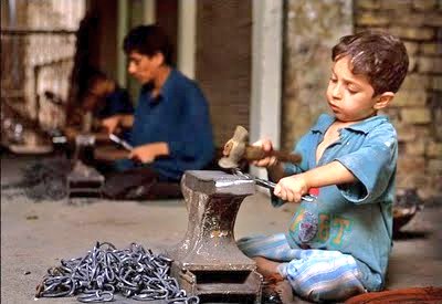 its_moeed_nawaz's tweet photo. Labour Day Holiday! 
▶ School, College, Uni (off)
▶ Govt and Private sector (off)
Holiday declared on a Person who himself go on Work :(
#LabourDay https://t.co/6tMh0dl0aP