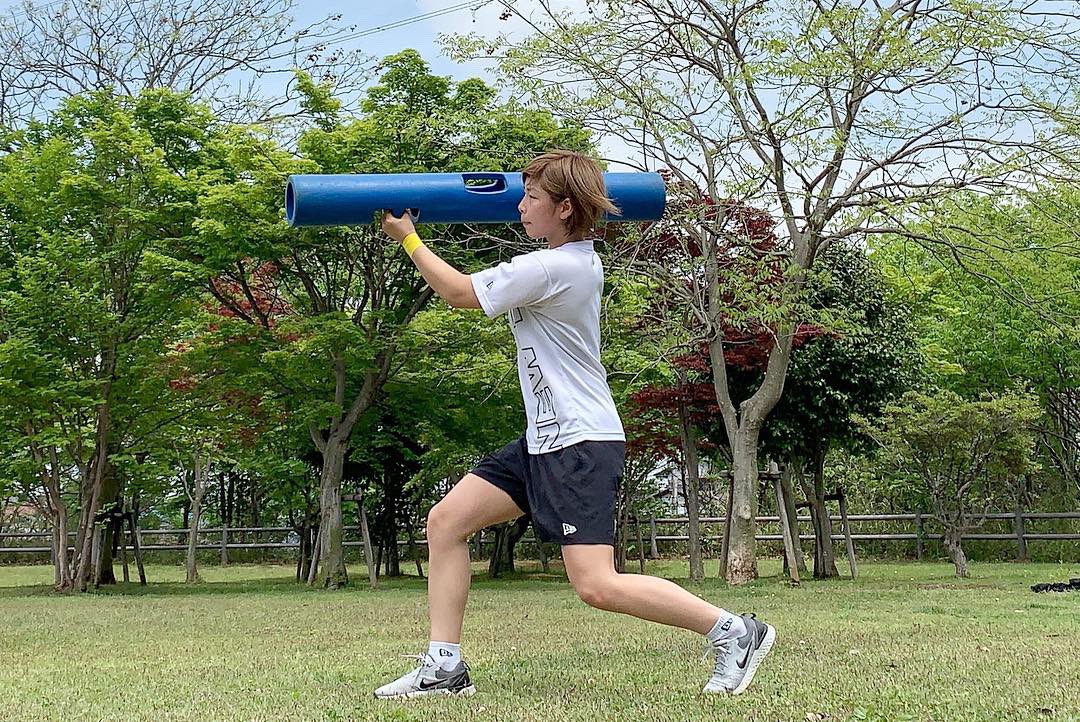 KEN93430686's tweet photo. 今日は、女子総合格闘家 浅倉カンナ選手のトレーニングDAYです!
ViPRを使ったLoaded Movement Trainingで、瞬発力・敏捷性・連動性強化!
令和元年も全力サポート✊
#浅倉カンナ
#NEWERAWORKOUT
#ファンクショナルカッピング
#awear
#ViPR
#KTTAPE
#令和
#チームシバヤマ
#しばやま鍼灸接骨院 https://t.co/0qFWmweqh1