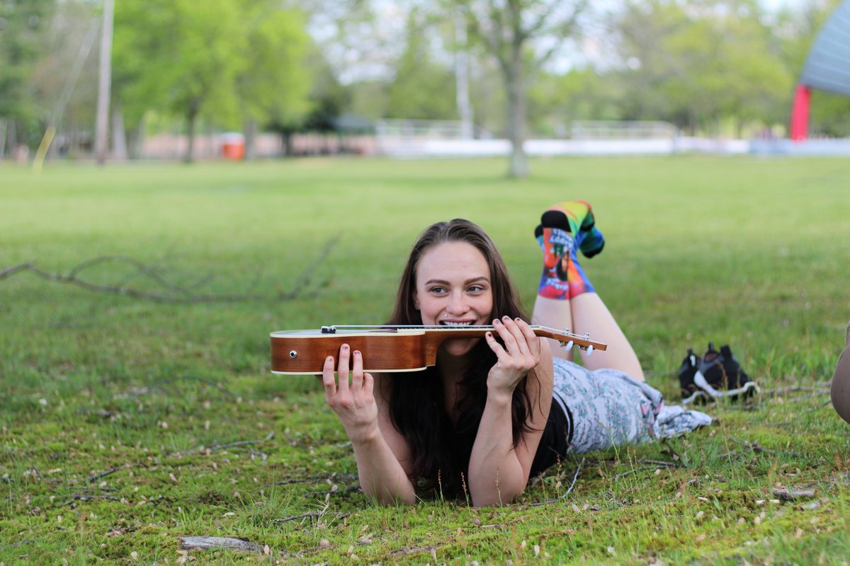 thebeautyinsid4's tweet image. #BobRoss and #ukuleles 
#enoughforme #erindee