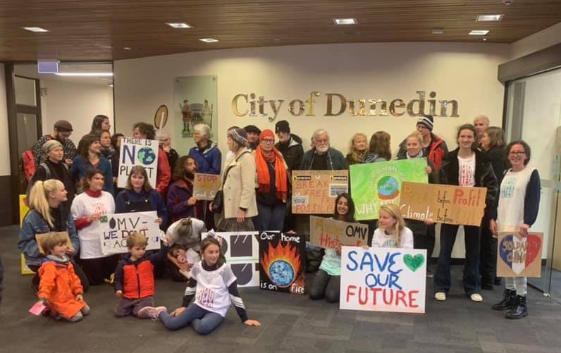 Drilling protest became a ‘celebration’ oilfreeotago.com/2019/05/01/dri…