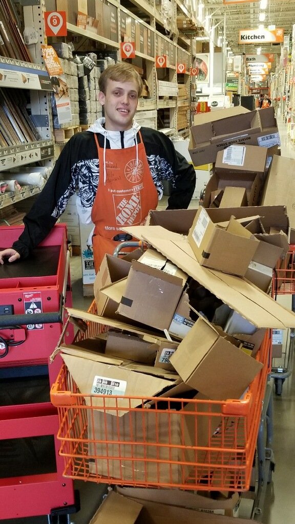 HdLesko's tweet photo. #instockchallenge #CardboardChallenge Thank you team for really making the store look good!  @PaulDeveno @OrrinBurkett @JimRugen @23ddddddd @rachkw https://t.co/NqkOtXDksx