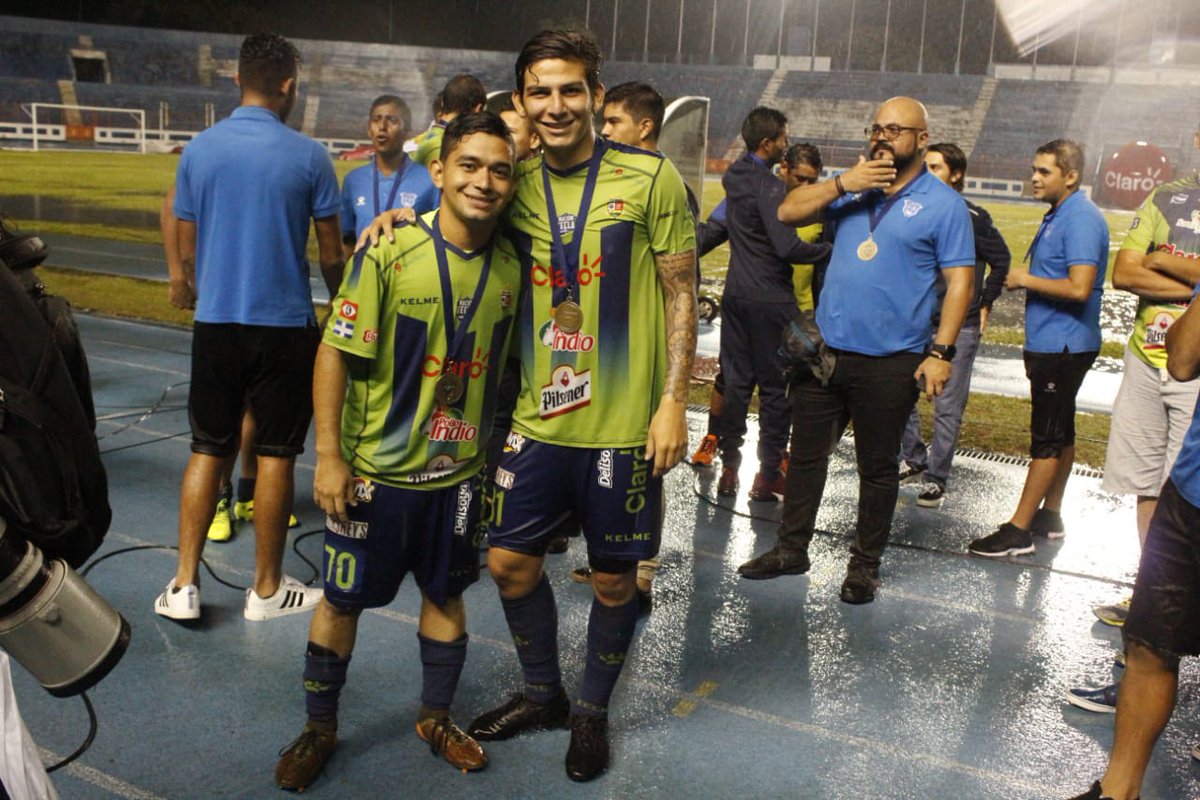 📷 📷

¡Gracias por todo tu apoyo!

¡Somos bicampeones!

#VamosTecla
#TeclaBicampeón
