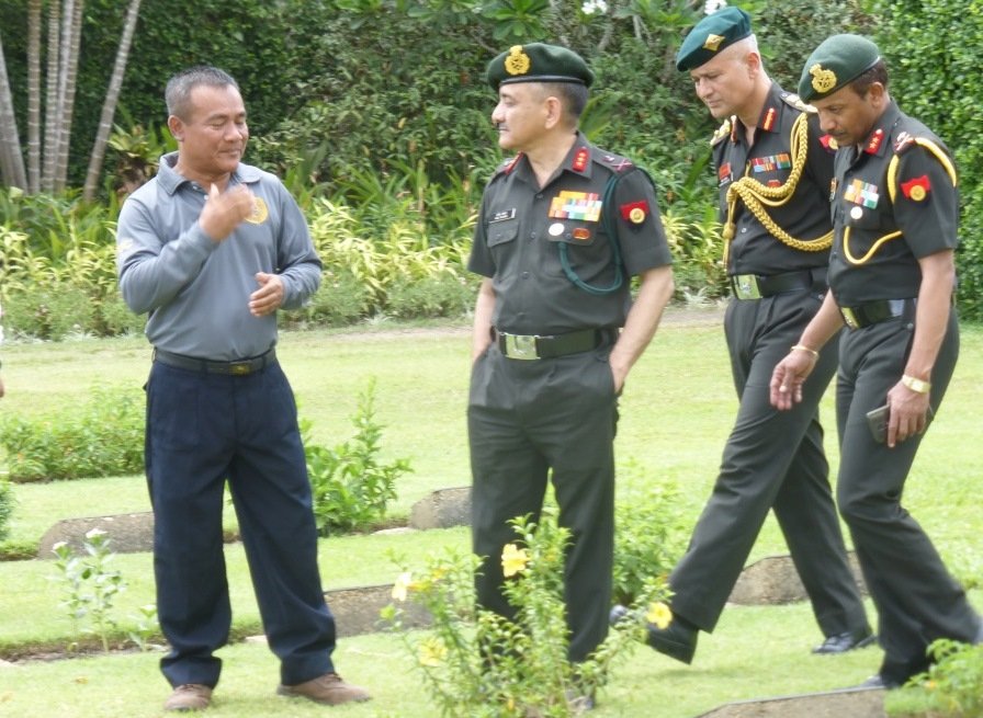 ThetMon8's tweet photo. Today Indian Army Director General of Military Operations Lieutenant General Anil Chauhan and party visited and laid wreath at the Rangoon War Cemetery https://t.co/ZkmHJM7LnJ