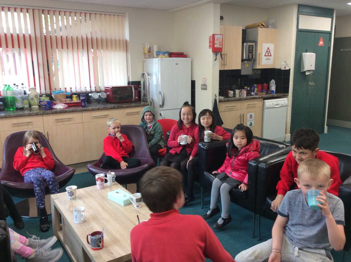 HeadWalwayne's tweet photo. A bit late... #HotChocFri first in the term, great start! https://t.co/g5RaNSY7lC