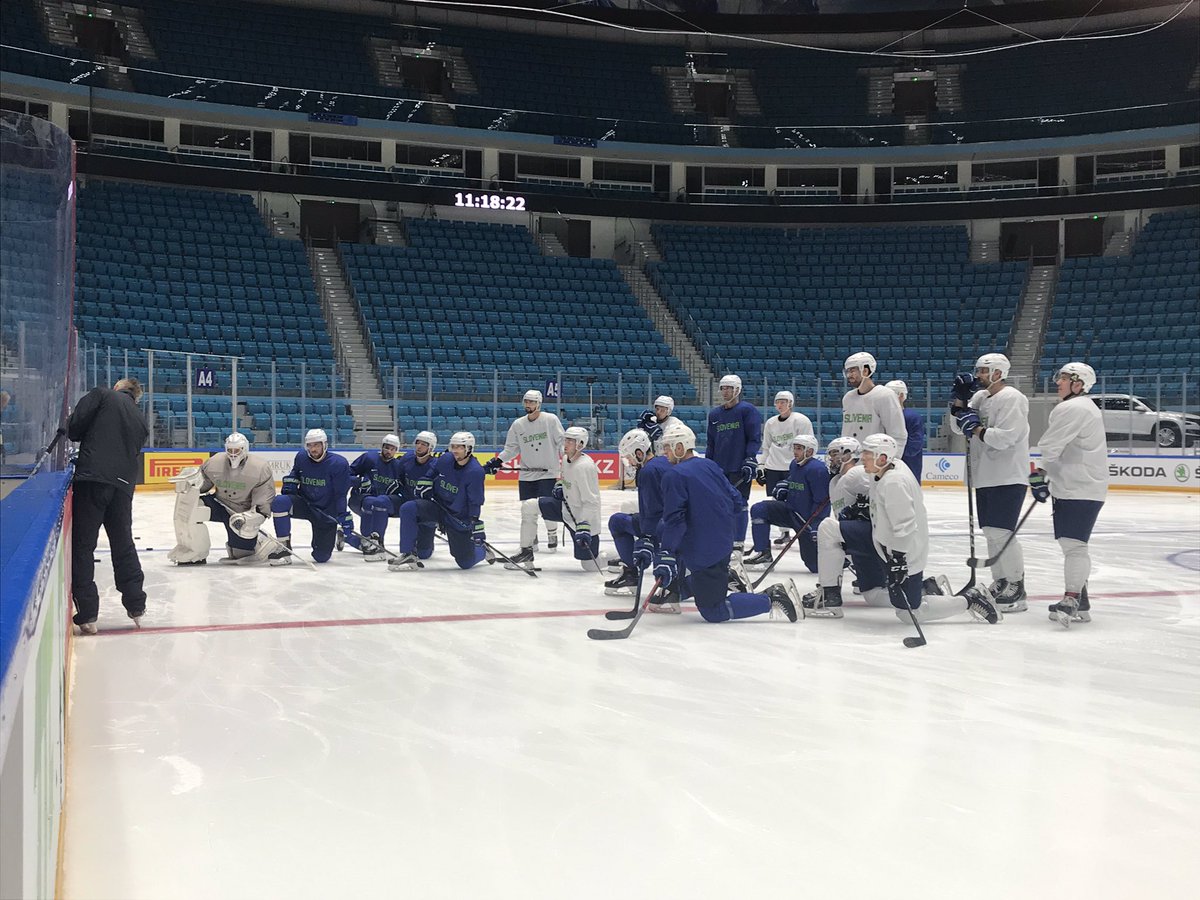 antonijarazen's tweet photo. Misija Belorusija se začenja, dopoldanski trening #risi @lovehokej @TVSLOsport https://t.co/a2hE17CF0P