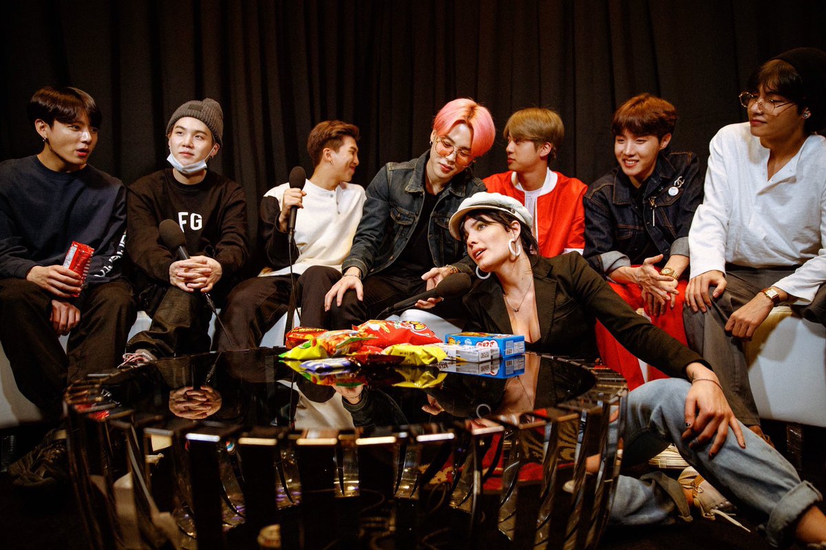 EROTICOSMO's tweet image. LA interviews ft Halsey 🙌🏼