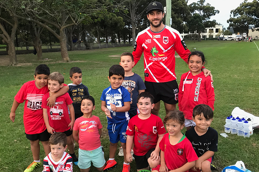 NRL_Dragons's tweet photo. From Gerringong to Earlwood, the Dragons' first grade squad visited 25 junior clubs yesterday afternoon to kick off their first round of the 2019 Back 2 Juniors rugby league visits.

🏈 details: https://t.co/VVRYuC6l6S

📸 gallery: https://t.co/i0xHg1rpQb

#redv https://t.co/3rst3zMSeZ