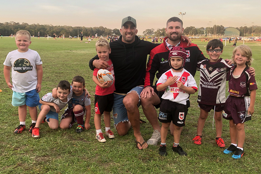 NRL_Dragons's tweet photo. From Gerringong to Earlwood, the Dragons' first grade squad visited 25 junior clubs yesterday afternoon to kick off their first round of the 2019 Back 2 Juniors rugby league visits.

🏈 details: https://t.co/VVRYuC6l6S

📸 gallery: https://t.co/i0xHg1rpQb

#redv https://t.co/3rst3zMSeZ