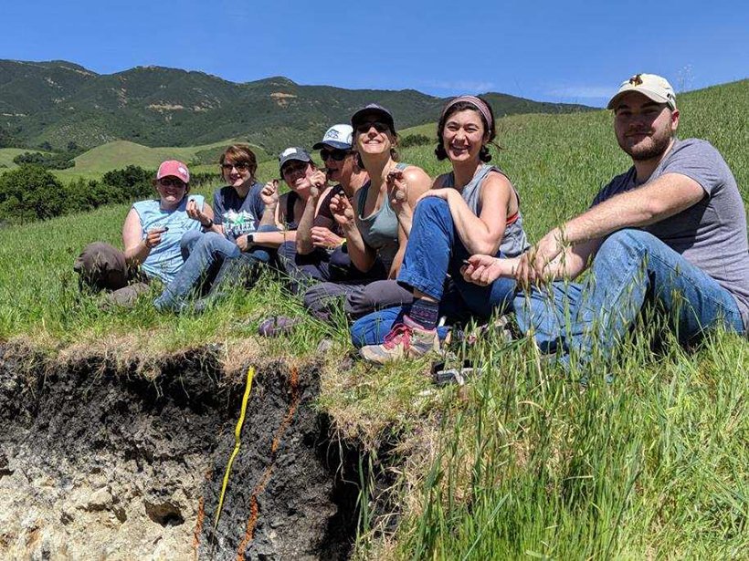 AGU_Eos's tweet photo. Congrats to @UofMaryland, @CSUAgSci and all contestants at the National Collegiate Soils Contest. #SoilsAreBeautiful and so are you!

By @sidquan, #AGU100 @JudgingSoil #SoilsAreBeautiful #soiljudging @VTCals @vtspes

https://t.co/i5g54dZEgj https://t.co/5W8lvWGOLT