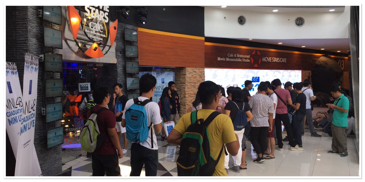 UnagiSushi48's tweet photo. May 01, 2019 - The MNL48 fans who did NOT go inside Movie Stars Cafe. MNL48 deserves better. #akb48 #mnl48 #MNL48DeservesBetter https://t.co/ysFUa56Qww