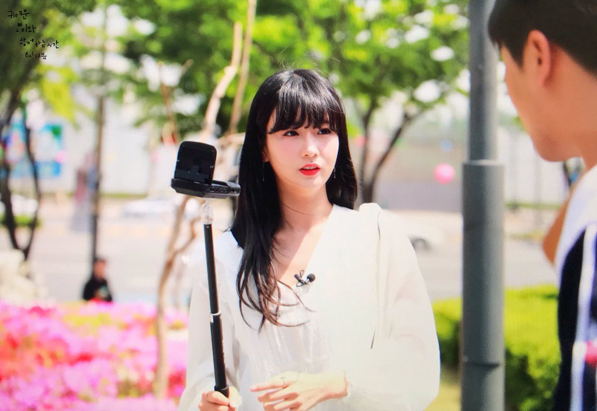 8h_13m's tweet photo. 190501 Eat the Seoul #에이핑크 #윤보미 (@Apinkbm) Preview🌟 https://t.co/8kMTo97FEo