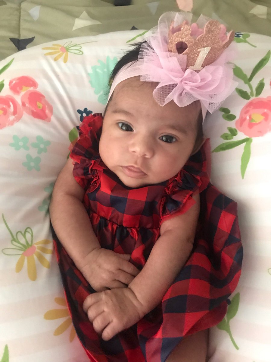 leorawwwr6's tweet photo. My heart is bursting for the love I have for this tiny human! 😭😍 #BabyMarjorie #NinaLovesYou https://t.co/n5hOQV01XK