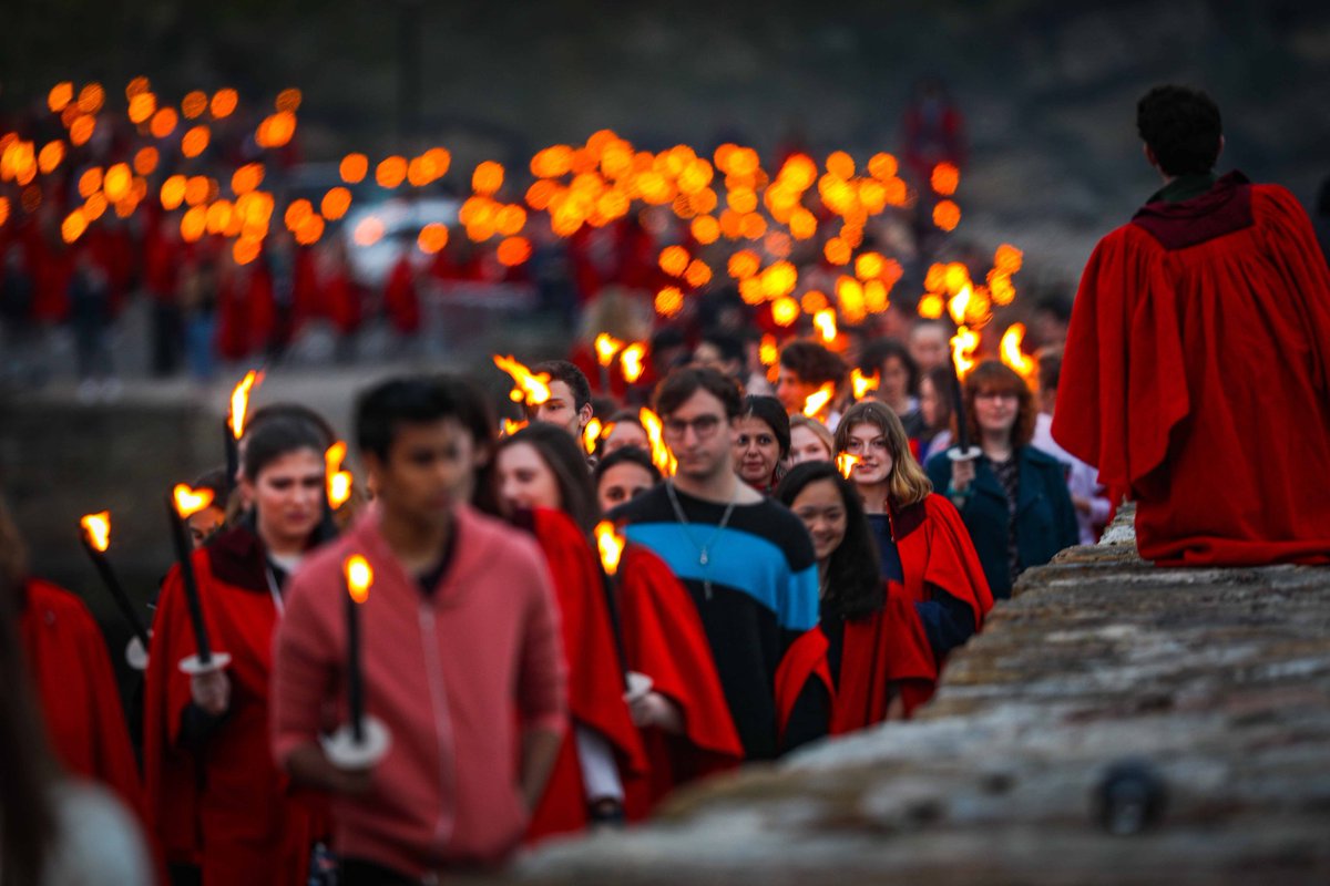 Kris_Miller_'s tweet photo. The Gaudie @univofstandrews ahead of the may day dip. Students take part in a torchlight procession along the pier in striking red gowns. #StAndrews #torchlight #VisitScotland #history #gaudie #hero @thecourieruk @C_MAlexander https://t.co/NUZJpALC0I