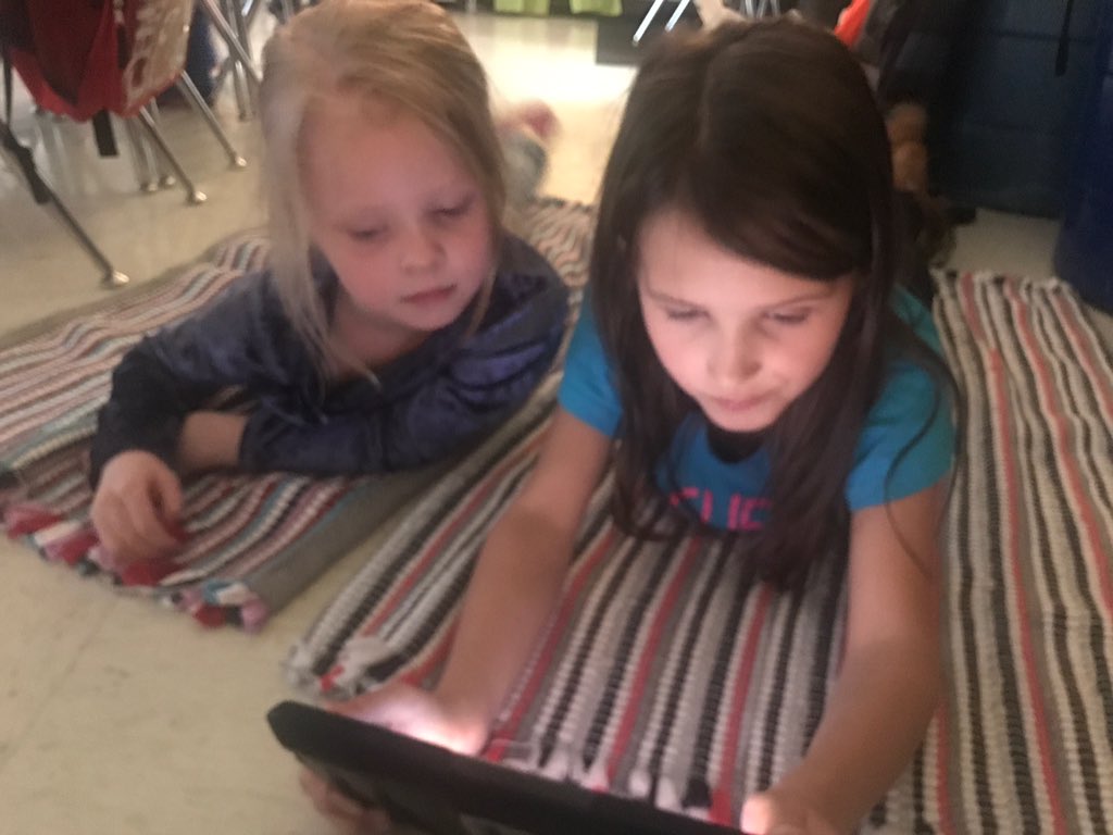 MrsMSams's tweet photo. Reading with our second grade friends! #mrsmarsh❤️#essdexcels https://t.co/rzieWCoB8a