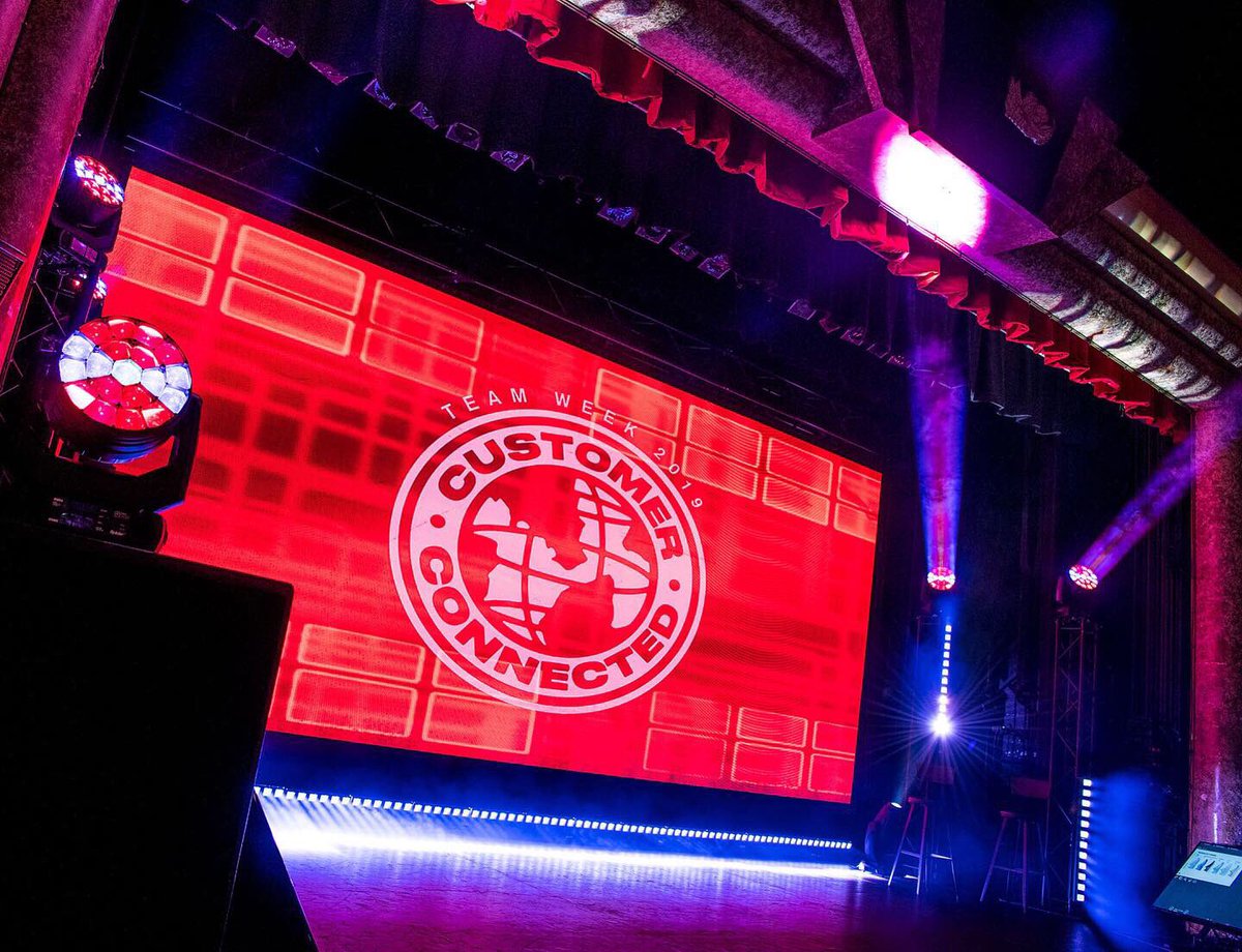 selectaudiovisu's tweet photo. This! An impressive 9M LED screen. The perfect stage set for a high-energy conference session. π€ππ€
β’
β’
#SelectAudioVisual #AudioVisual #SelectAV #Events #Production #Design #Inspiration #EventProfs #BTS #Marketing #Tech #Leadership #DigitalMarketing https://t.co/OLUtpOthui