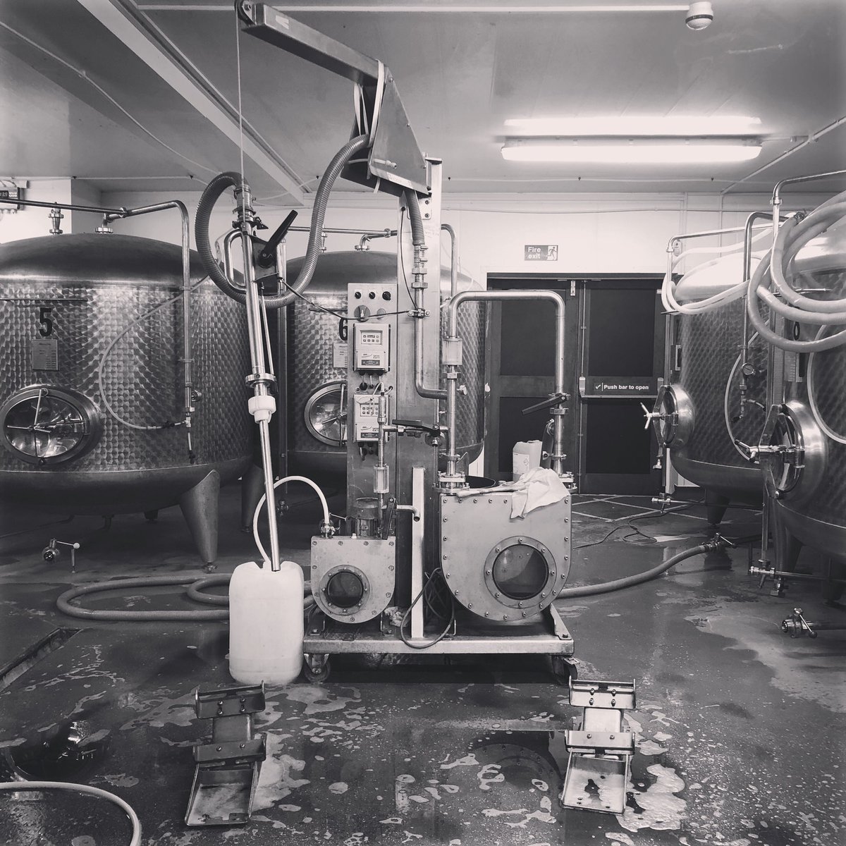 Racked a new beer yesterday! 

#newbeer #dark #light #caskonly #lakedistrict #hawksheadbrewery #beerfromthelakes #beer #cask #craftbeer