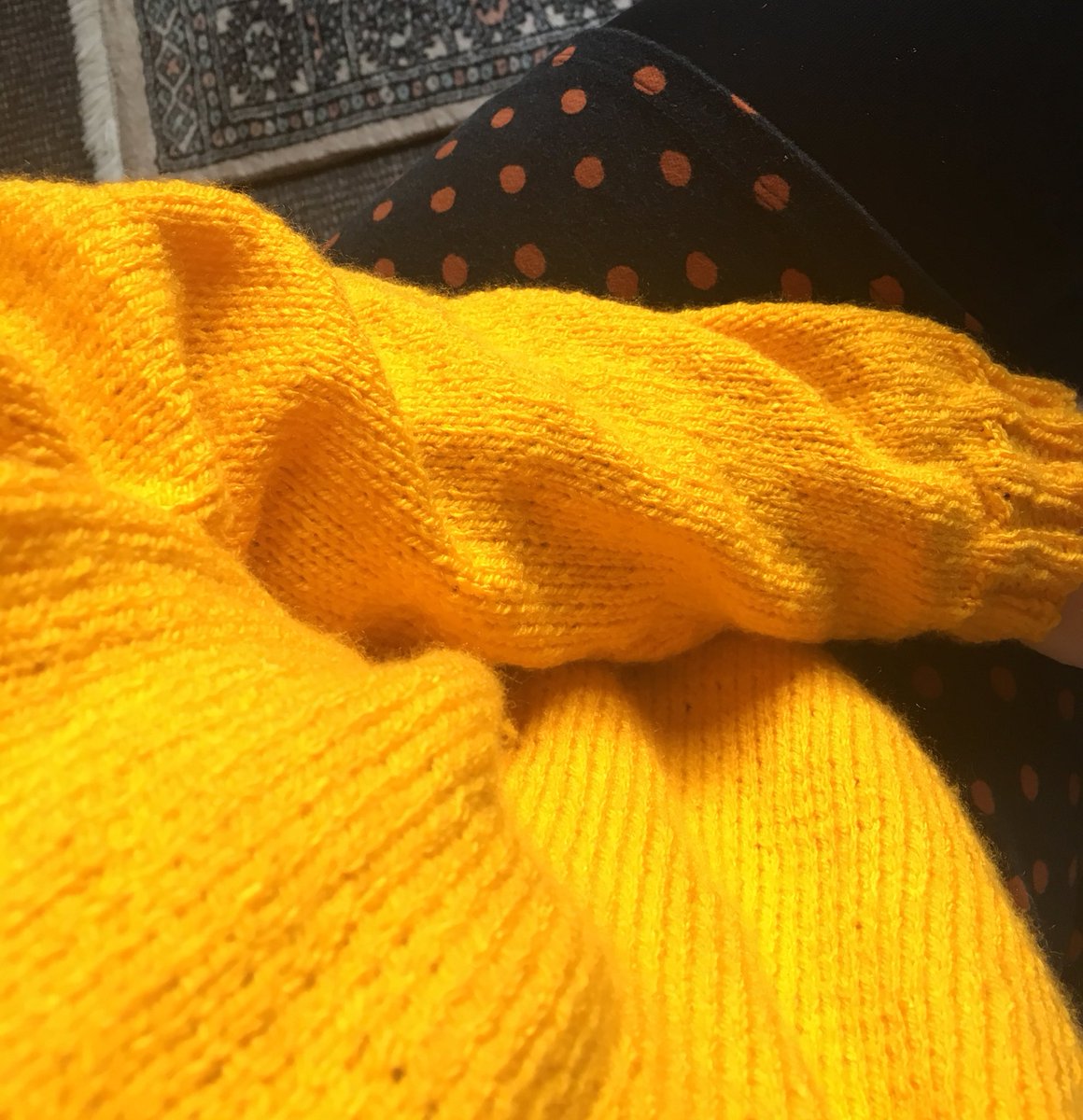 evans_alwin's tweet photo. So yellow Iβm giving off a radioactive glow. This took about 50 hours telly-fuelled knitting π§Ά #SpringKnits #Knitastic https://t.co/stnHm4n4KY