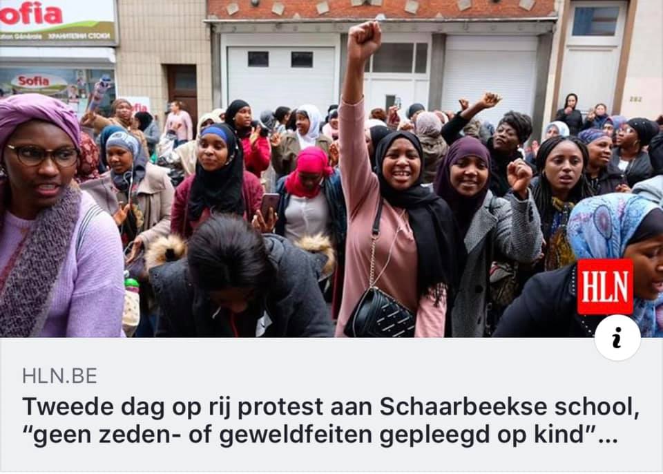 nation_tweet's tweet photo. Quizz #identitaire !
1. Est ce une photo prise en #Afrique?
2. Est ce une photo prise à #Schaerbeek lors d'une manifestation "spontanée" ?
Si réponse 2, il faut voter #NATION urgemment le 26 mai !Ici c'est l'Europe ! #VotezNation https://t.co/YEzEA67QWj