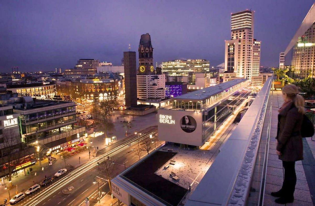 HaegeleSimon's tweet photo. Sie sind auf Ihrer #journeytocloud und möchten Inspiration und Beratung? Dann sind Sie bei uns richtig! Vom 20. Mai bis 29. Juni 2019 sind wir mit vielen Events und einem Store im Bikini Berlin. Kommen Sie vorbei und lassen Sie uns reden! https://t.co/tdVQrJmFhT https://t.co/7GkaRnpAk0