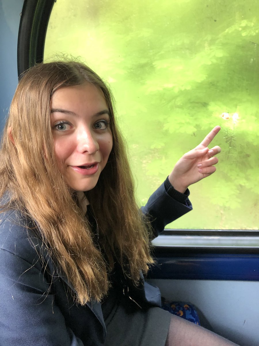 phoebe71972156's tweet photo. ella tweeted 💆‍♀️ https://t.co/1Q3jsotLBr