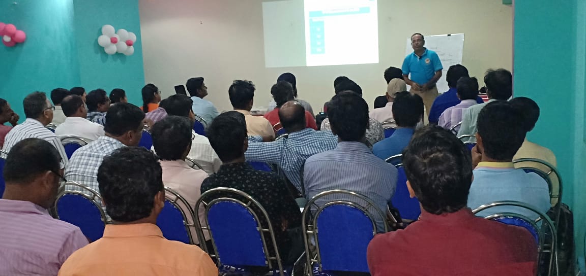 BbhaveshK's tweet photo. #rmfedge
RMF's SIP 360 at #Durgapur yesterday for the partners of Eastern Financiers. SIP in Equity MF is the Mantra for Wealth Creation! https://t.co/ccyFzl1mNO