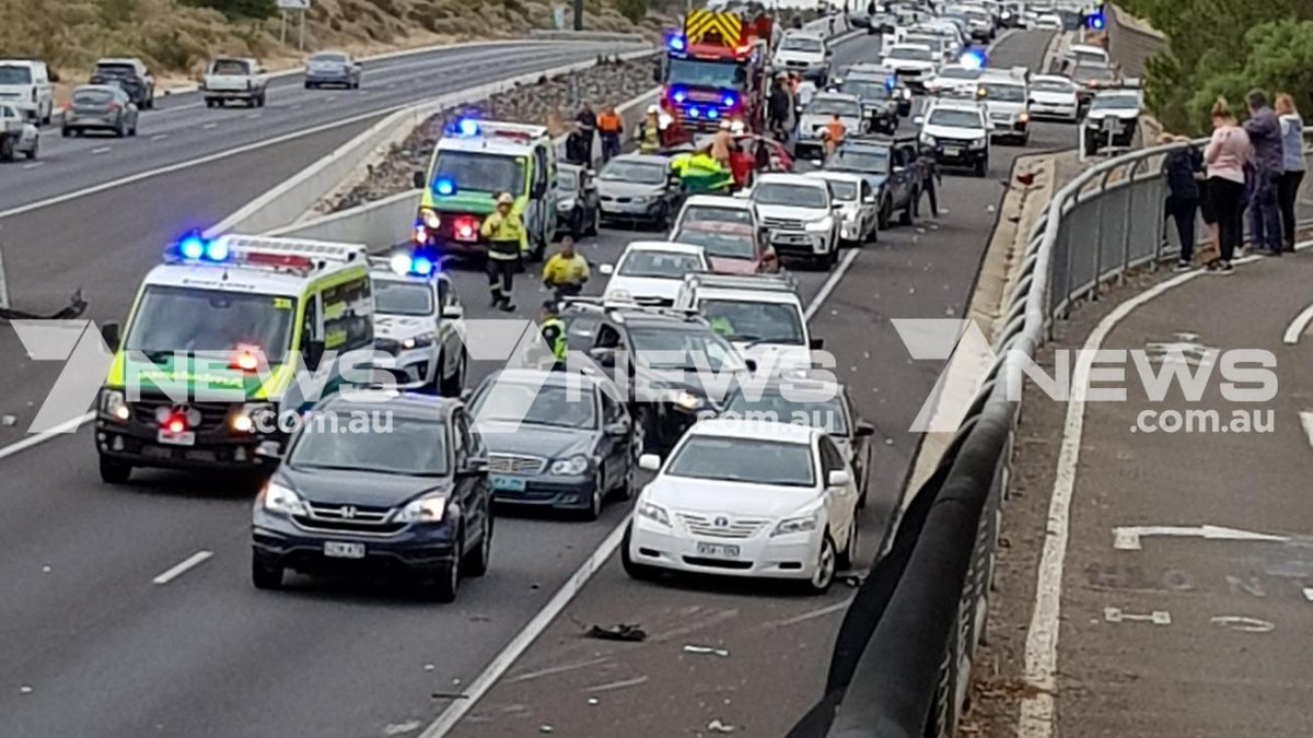 ***TRAFFIC ALERT Southern Expressway** SA Police "Two car crash on Southern Expressway