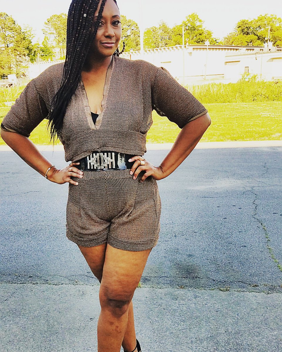 MzArmyStrng5Str's tweet image. Event: @phatz_clothing Anniversary Fashion show 
Designer: Nicole B. 
Model: @modellakeishaatl 
#TheKeyOfLife #TheKeyMoment #modellyfe #actorlyfe #fashionshow #torrid #ashleystewart #ebonymagazine #essencemagazine #abc #nbc #TallModel