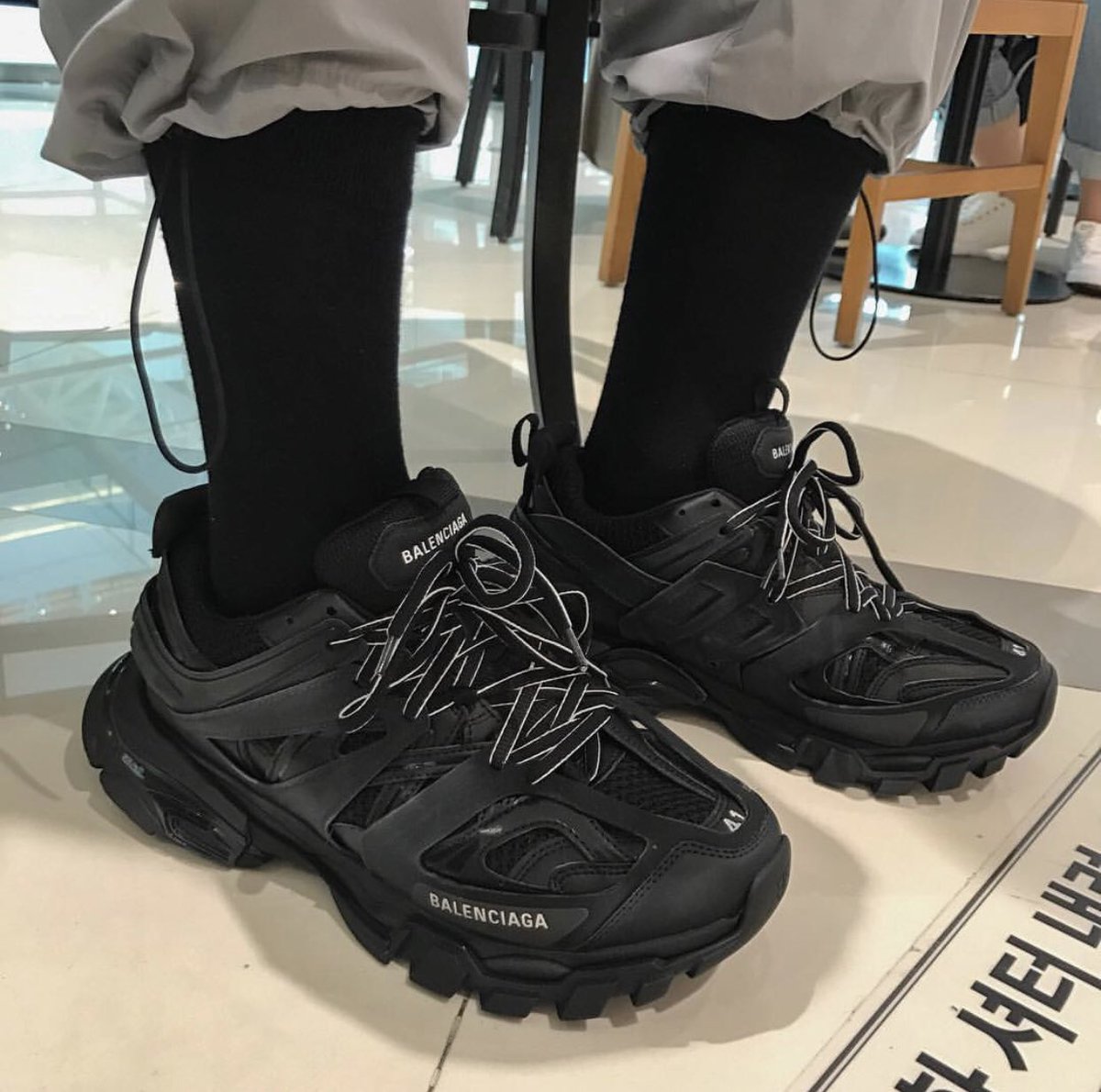 balenciaga track 43